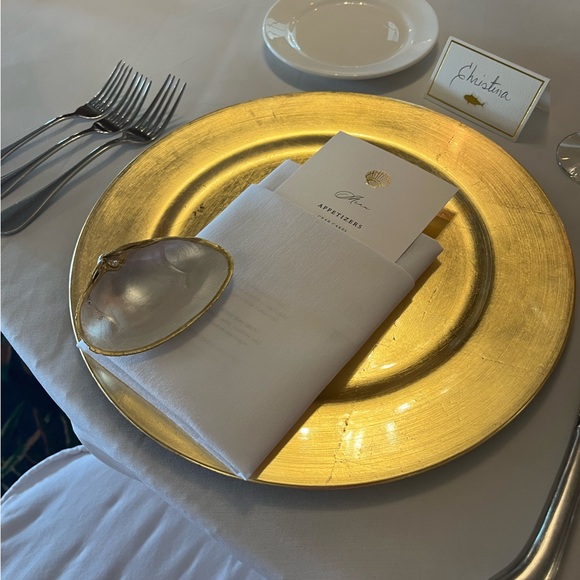 🌻6-Gorgeous pearl painted and gold trimmed shells - Picture 5 of 14